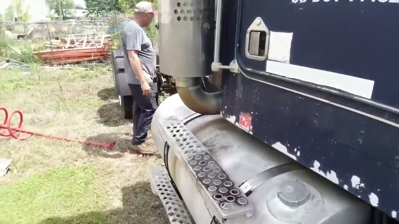 ЗАВЕДЕТСЯ ЛИ ОН? KENWORTH, ПРИПАРКОВАННЫЙ РЯДОМ СО СКЛАДОМ, НЕ ЗАВОДИЛСЯ ГОДАМИ!