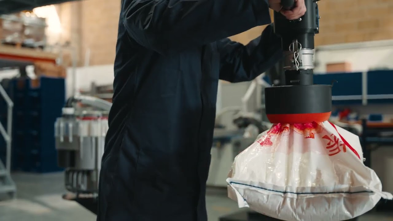 Vacuum Lifting for Sacks and Splitting under Suction