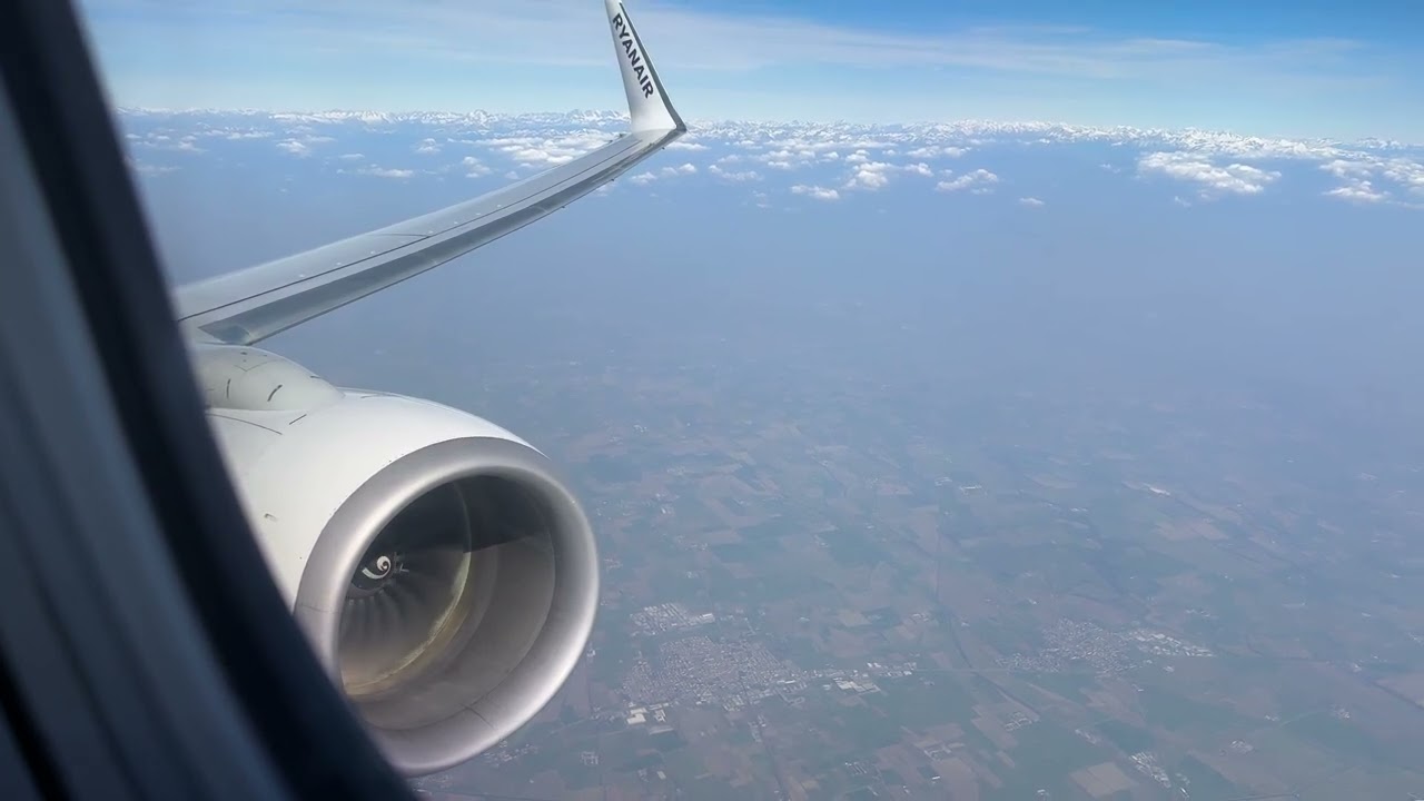 Taxi And Take off From Milan Bergamo Airport Runway 28 - Ryanair B737-800