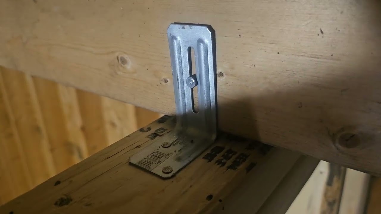 simpson stc roof truss 18 gauge clips explained and why they are needed for interior walls.