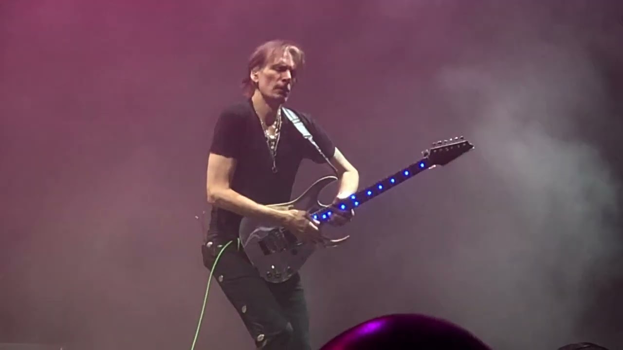 Steve Vai - Bad Horsie (Madrid 2022 Noches del Botánico)