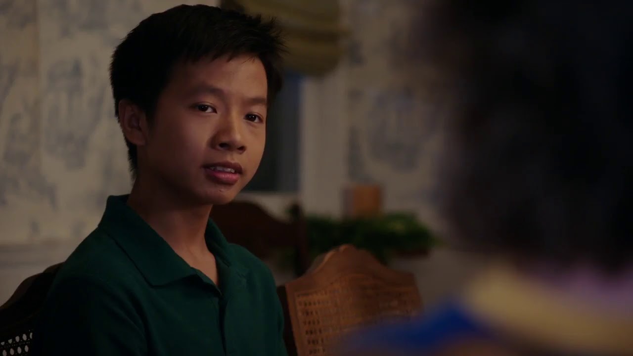 Young Sheldon - Episode 1.02 - Rockets, Communist, and the Dewey Decimal System - Sneak Peek 3