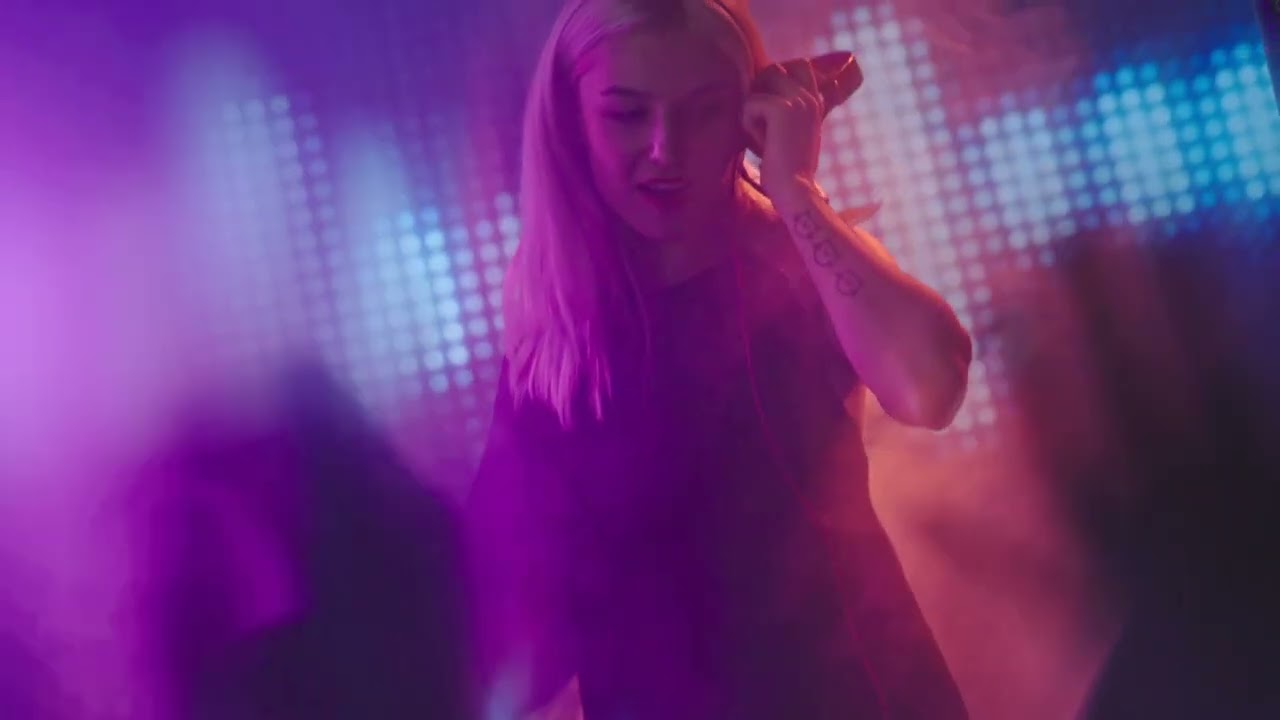 Tańcz Mała Tańcz-Cover