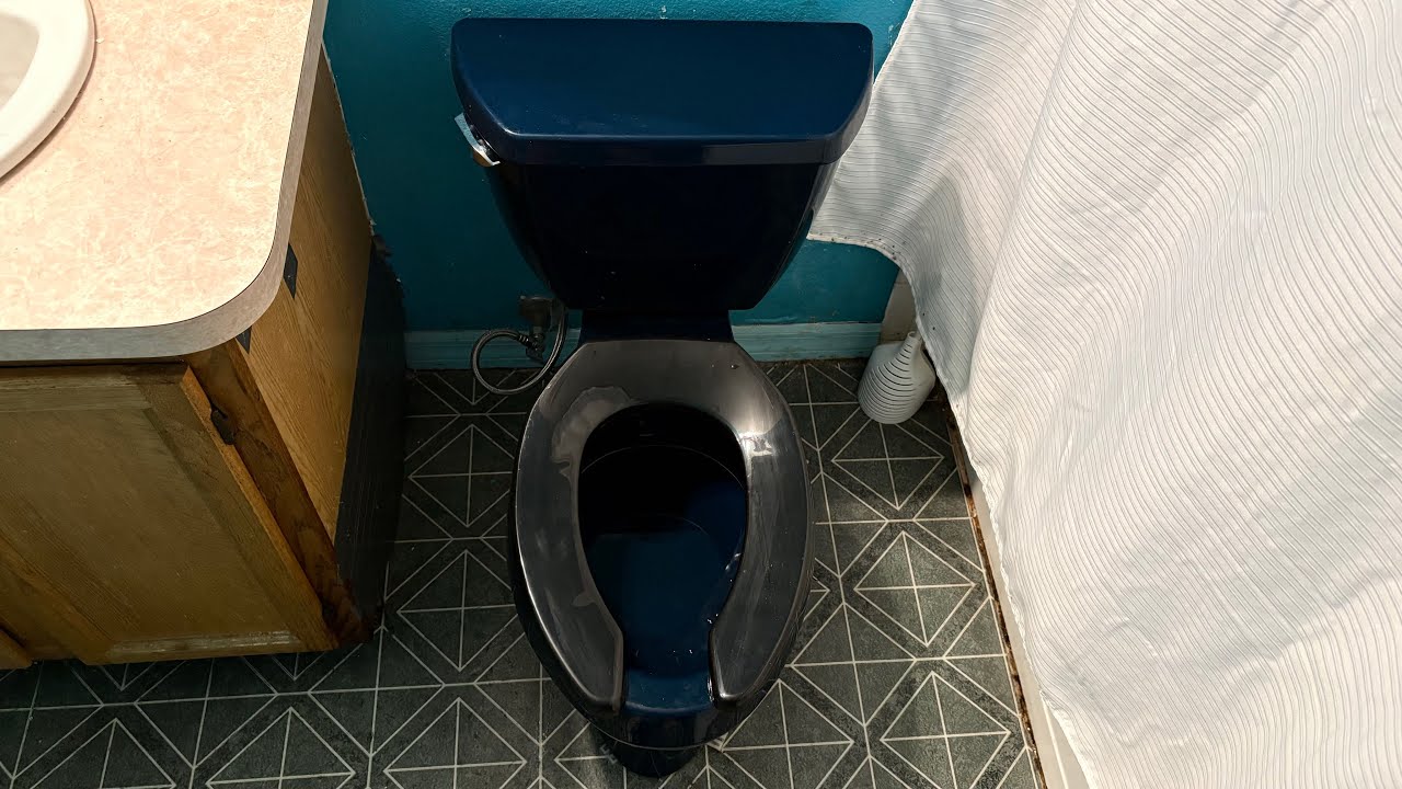 2004 Kohler Wellworth toilet installed 