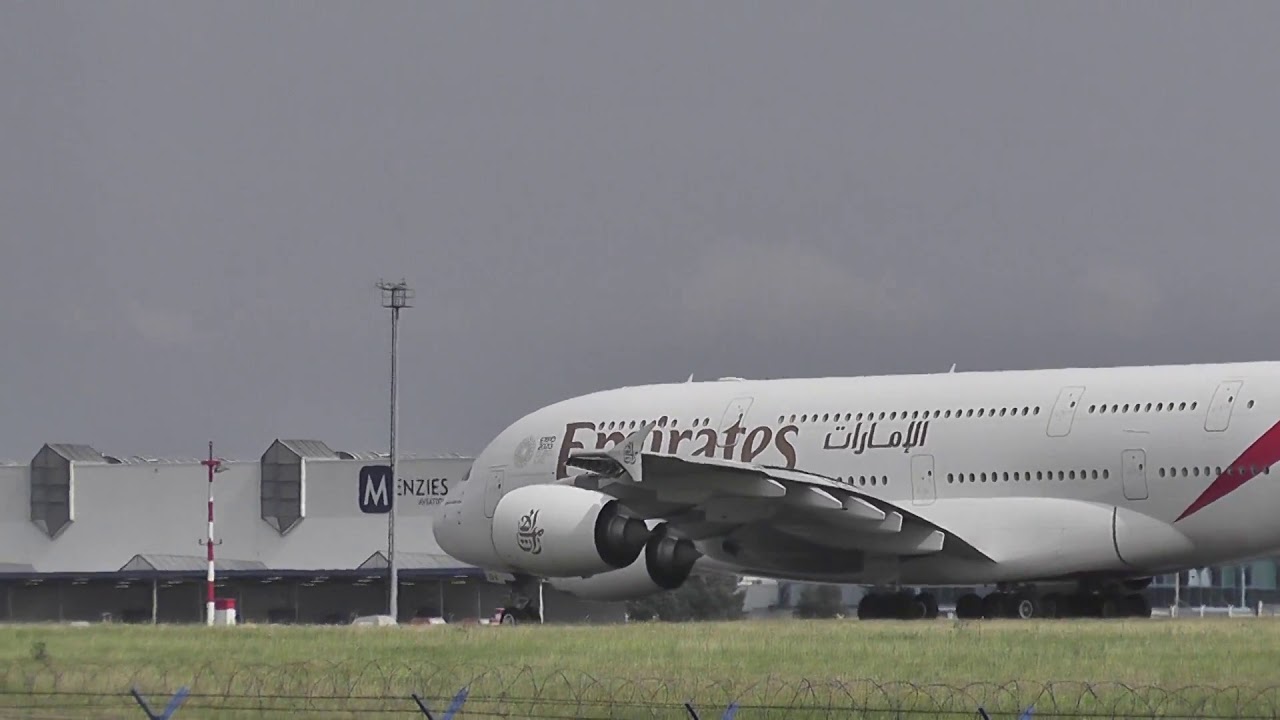 Incredible sound of Emirates A380 takeoff