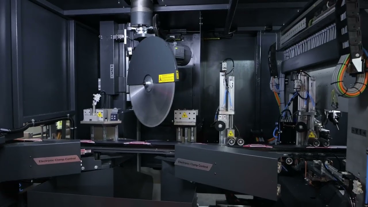 SMC 330 - centrum obróbczo-tnące do profili  ALU