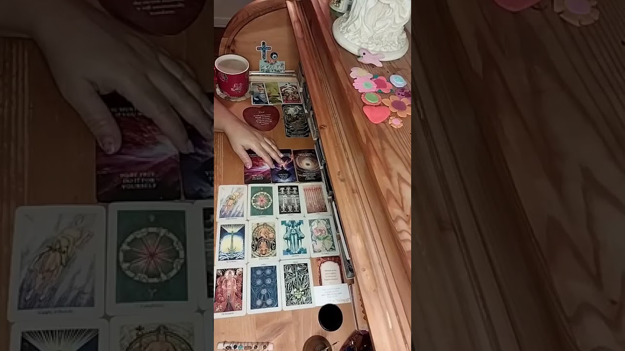 ##allsigns #collectivereading #tarot #santalabellanails #tarotreadingnailtech 