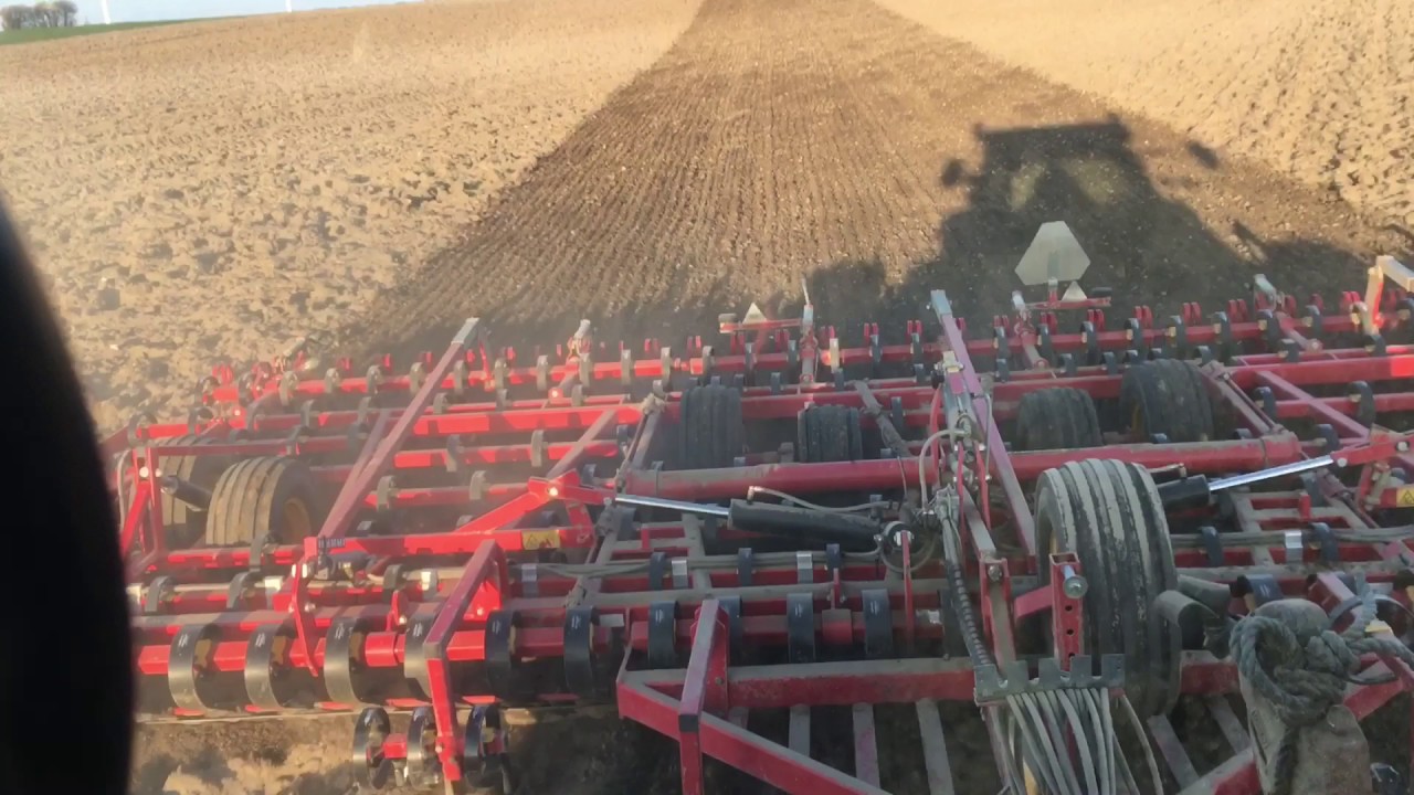 Harrowing With  8m vaderstad New Holland t7030