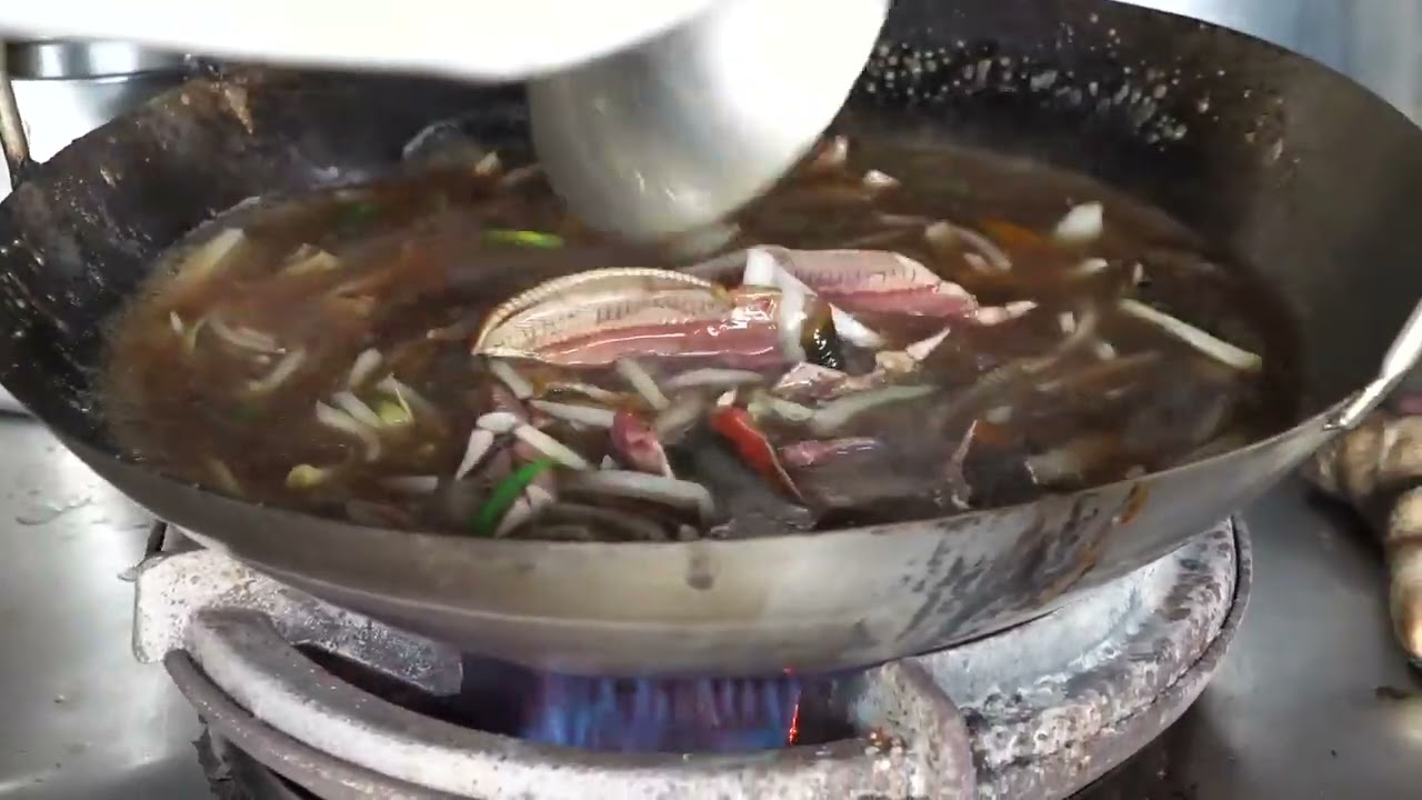 Eel Noodles, Cuttlefish Noodles   50年老店！鱔魚意麵, 花枝意麵   Taiwanese Street Food