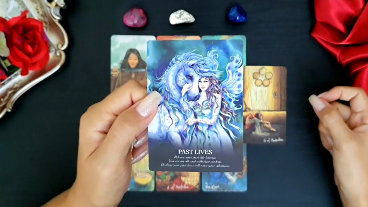 🔴 O QUE ELE(A) PENSA QUE VOCÊ SENTE POR ELE(A)? | Tarot Responde