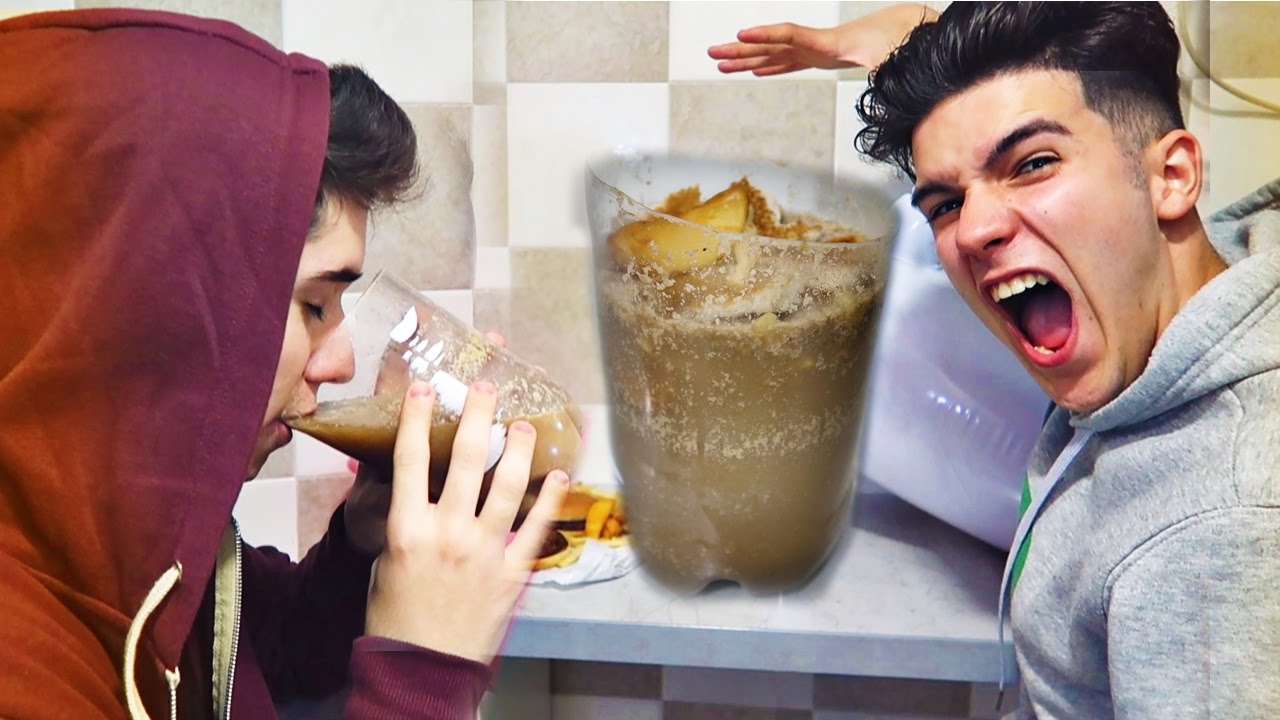 BATIDO de HAMBURGUESA del MCDONALDS!! El BATIDO m&aacute;s ASQUEROSO DEL MUNDO!! [LoganG]