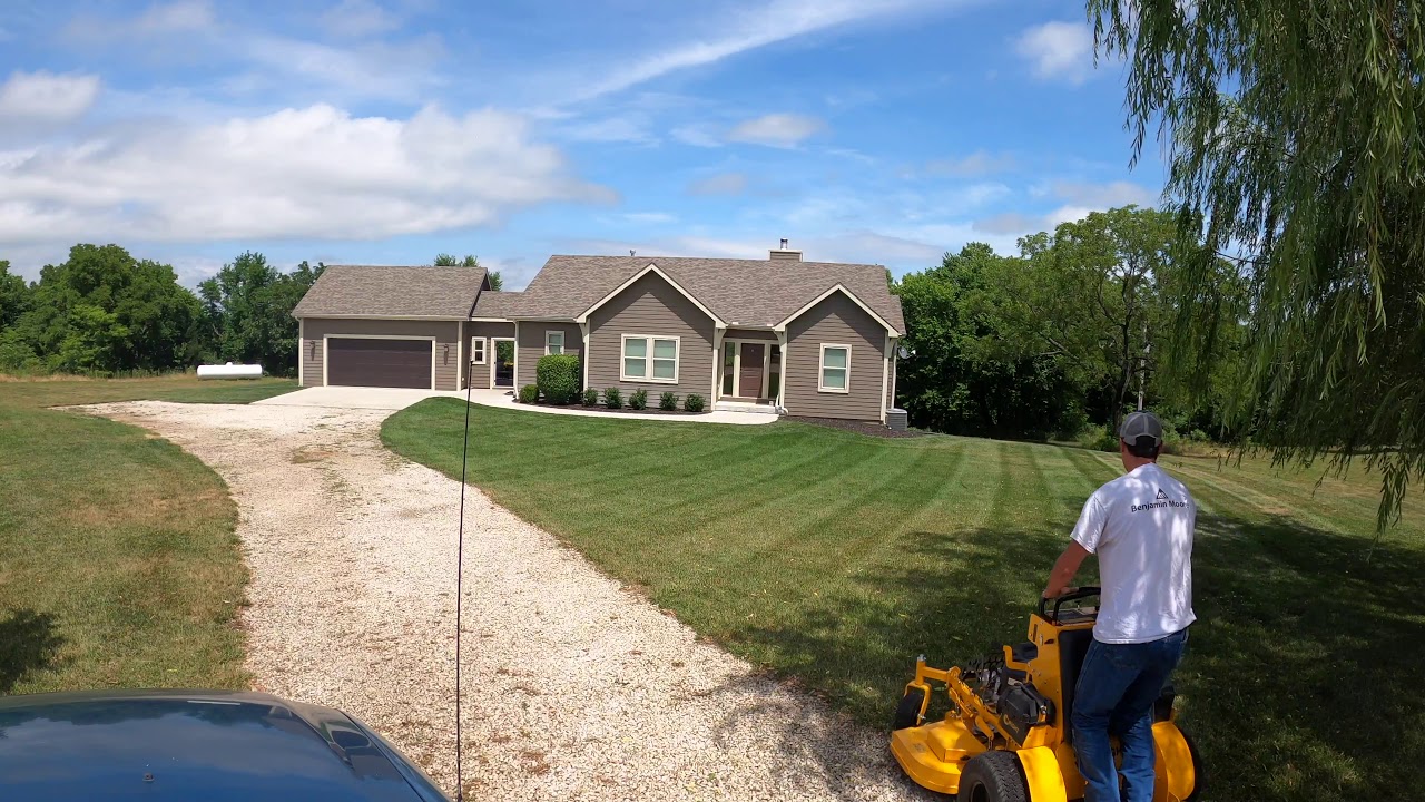 Laying down VIBRANT STRIPES with the 2020 Wright Stander 52"