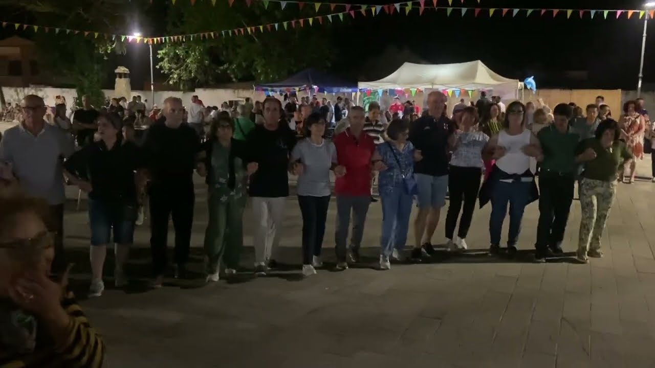 a ballare ballo sardo di Teti roberto fadda  massimo pitzalis emanuele bazzoni  daniele meloni