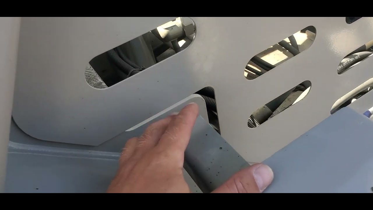 Установка дополнительного топливного бака на автокране  серии ZTC600V