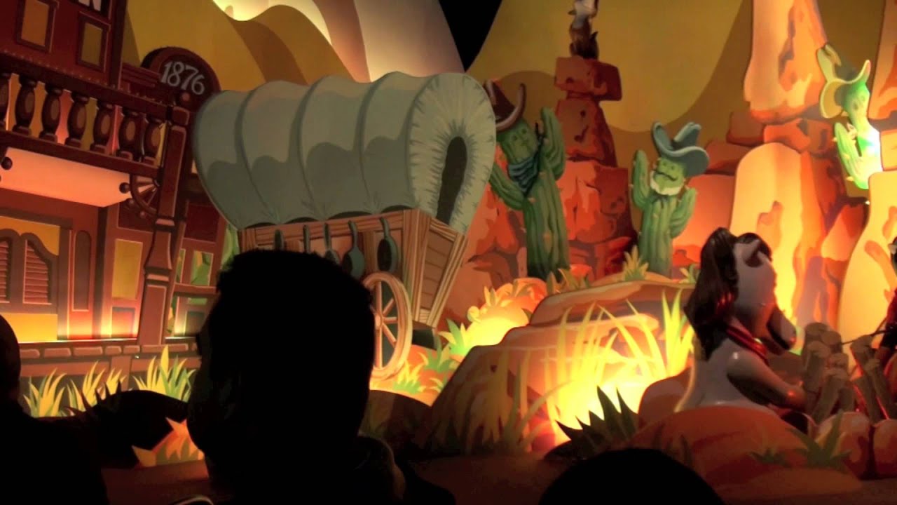 It's a Small World - cruise ride at Disneyland Paris - HD