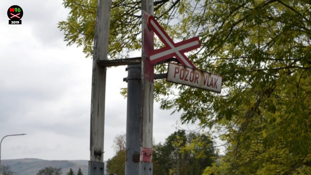 Nefunkční železniční přejezd SSSR Novosedlice - 27.10.2019 / Czech railroad crossing