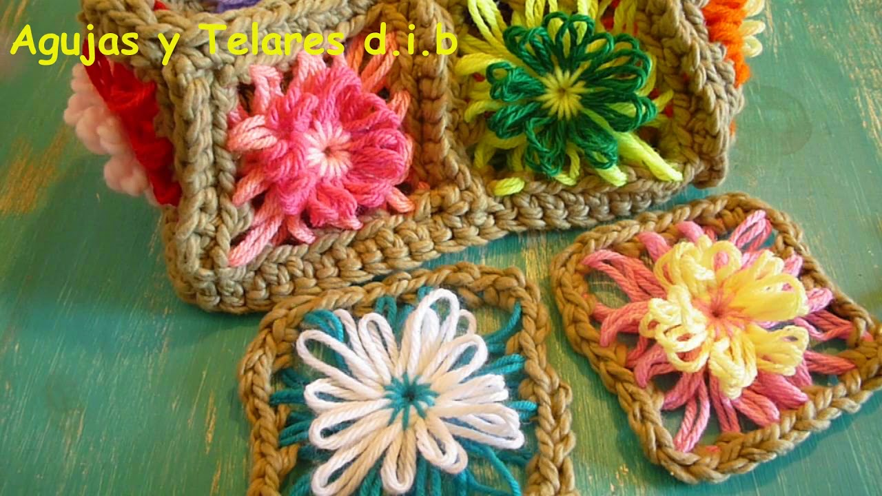 CANASTO TEJIDO CON FLORES EN TELAR