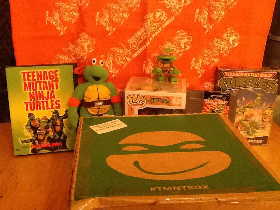 TMNT Box subscription box review July 2015. Retro Teenage Mutant Ninja Turtles.