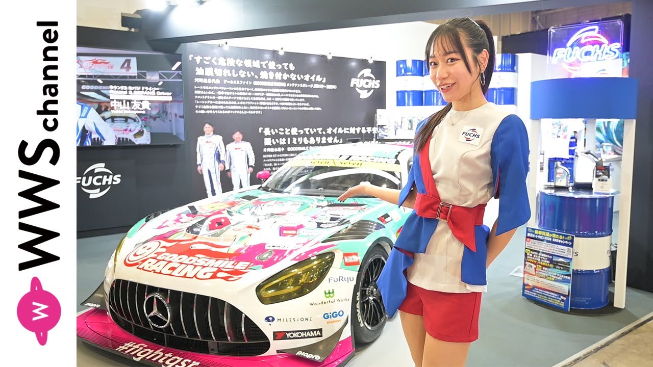 山川紗希(dela)、美脚で魅せるミニ丈パンツスタイルで東京オートサロン2026に登場！今年の目標を漢字1字で表すと「踊」＜TOKYO AUTO SALON 2026＞