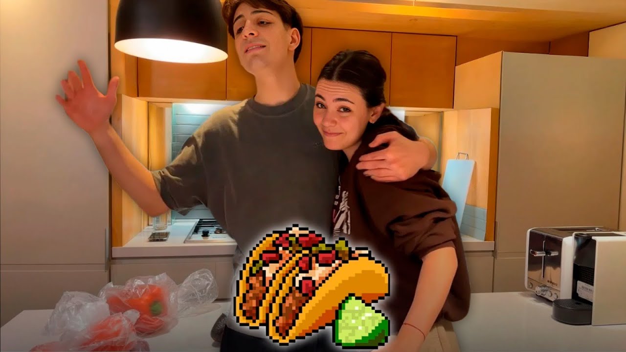 COCINANDO TACOS CON MI NOVIA