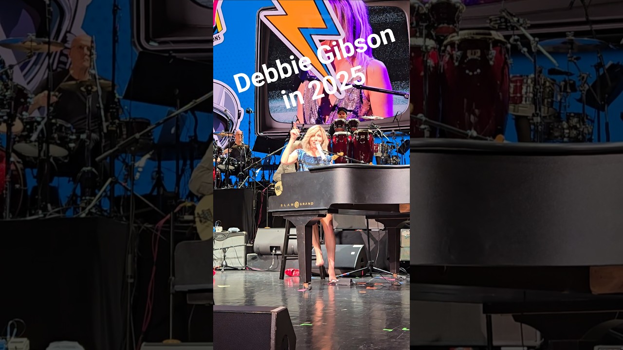 Debbie Gibson Introduces &ldquo;Foolish Beat&rdquo; Barefoot &ndash; Hard Rock Live Orlando 2025 #fancam #like