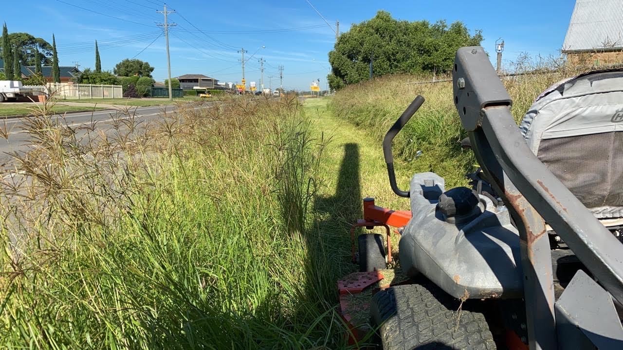 Mowing long grass with the Husqvarna PZ 34 zero turn mower
