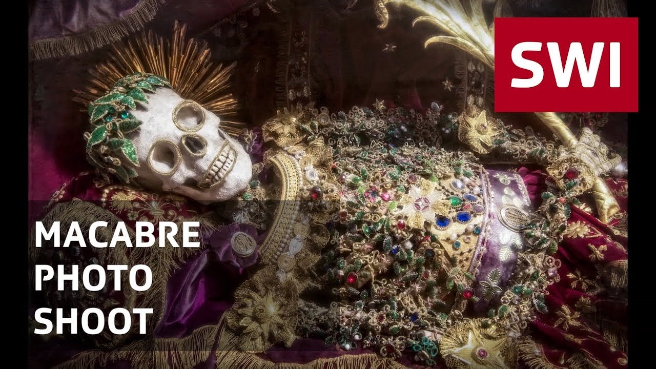 Why there are decorated saints in Swiss churches