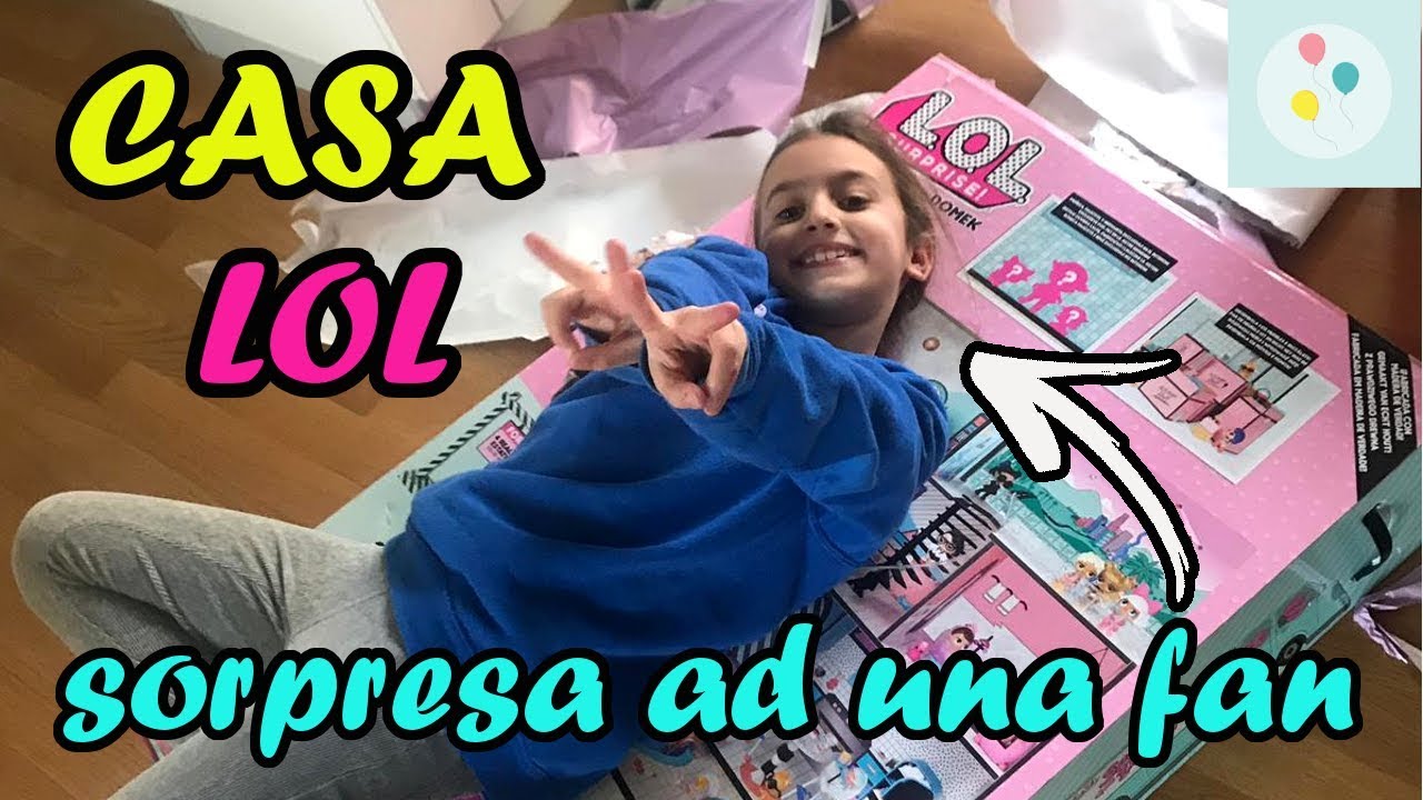 SORPRESA di NATALE a una fan! Apriamo insieme la CASA delle LOL SURPRISE!!! | Scarta Regali