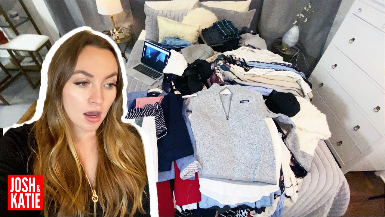 DECLUTTER WITH US: CLOSET CLEAN OUT 2020! *STUDIO APARTMENT MINIMALIST TIPS*