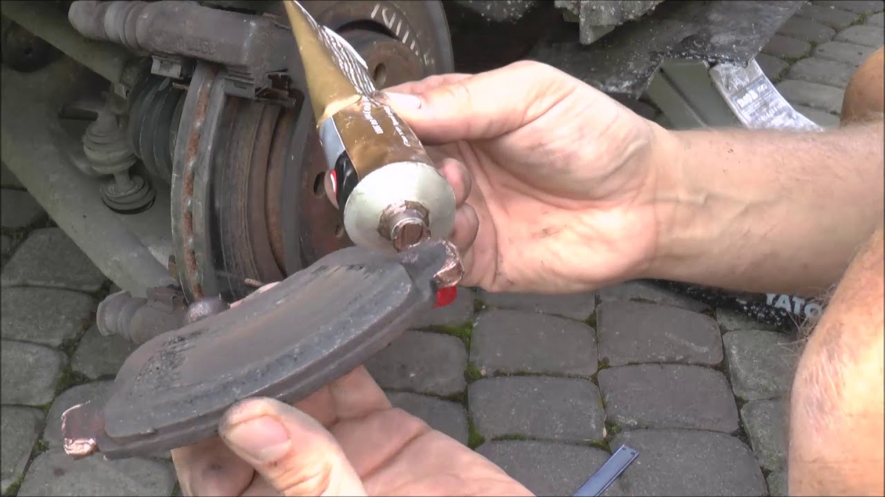 Klocki hamulcowe - kontrola, konserwacja, wymiana - Aygo, C1, Peugeot 107