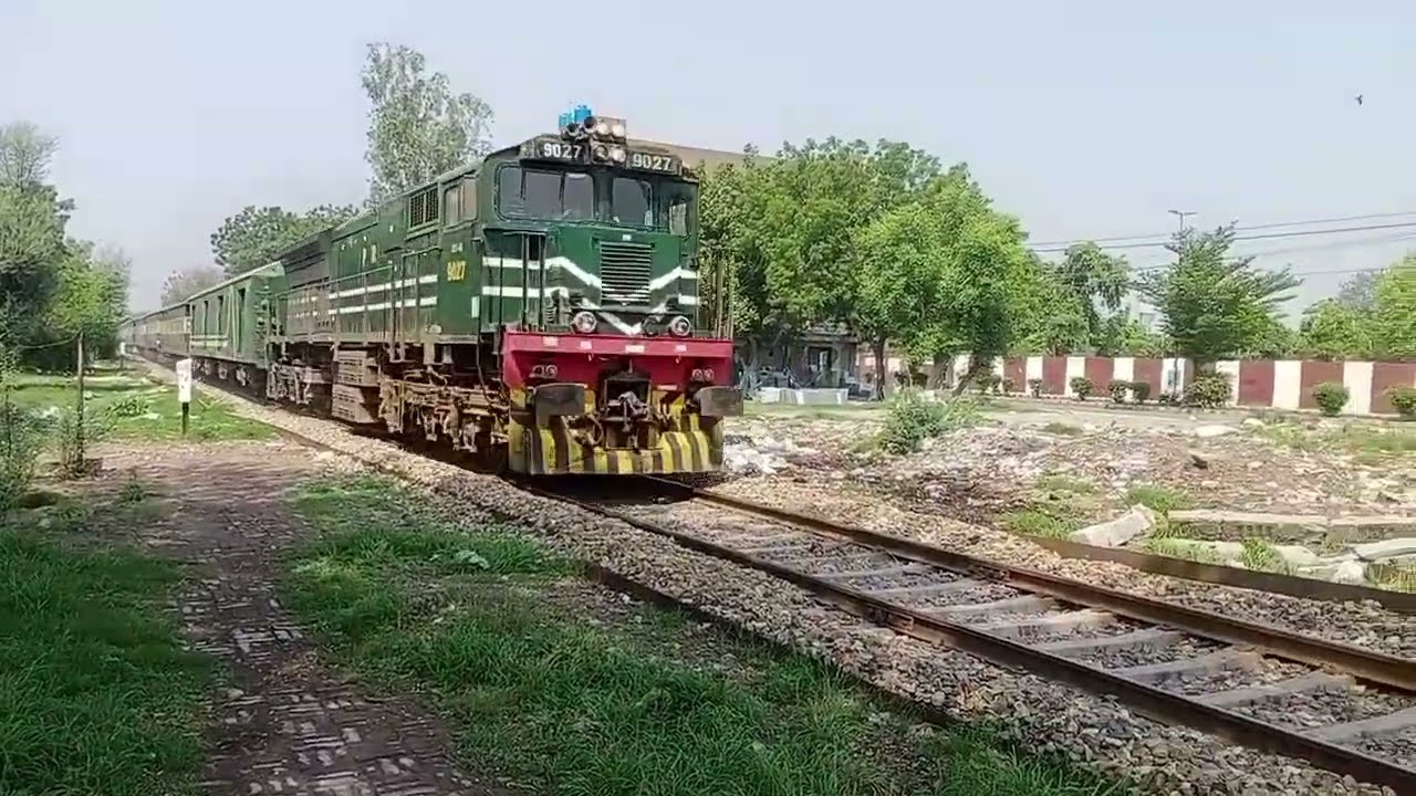 42 DN karakuram Express 18 DN millat express | 28 DN Shalimar express | bast train action 