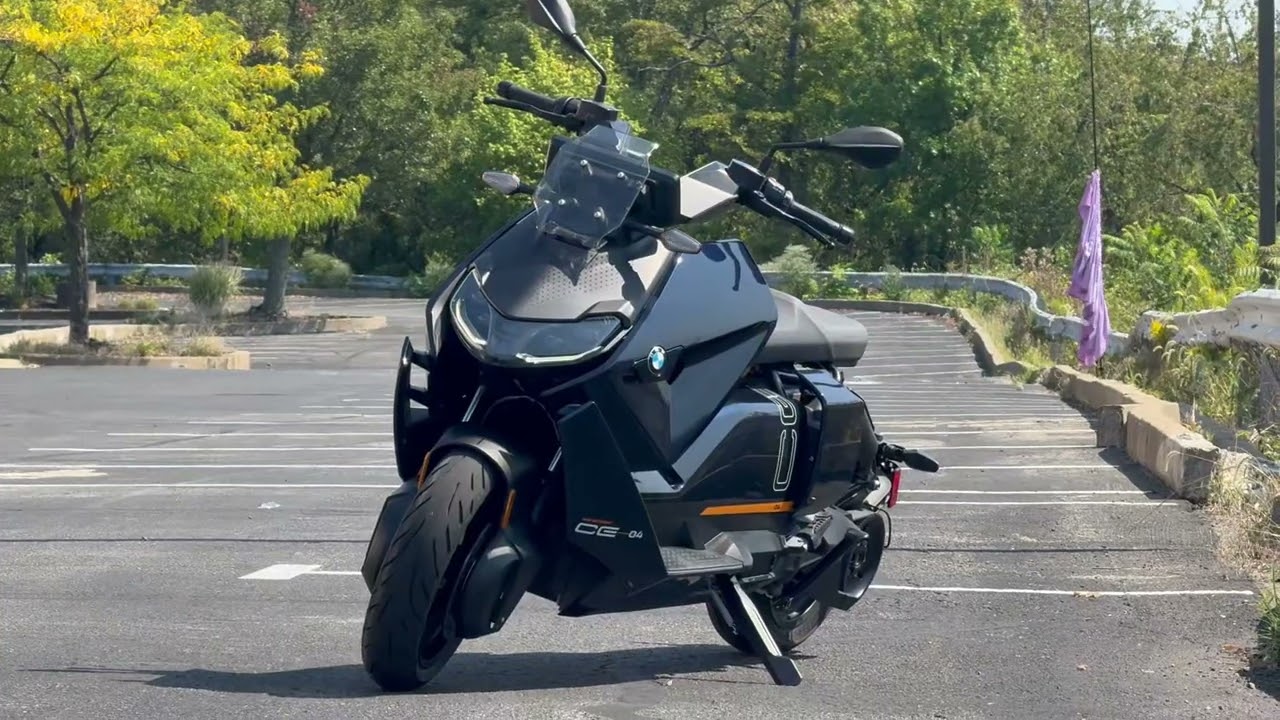 BMW CE-04