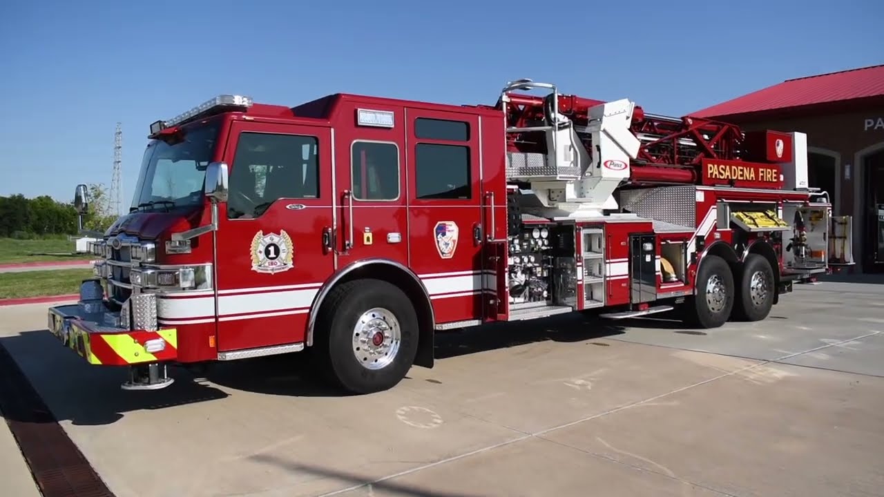 Truck Walk-Around: Pasadena's Pierce Velocity 100' Mid-Mount Aerial Tower