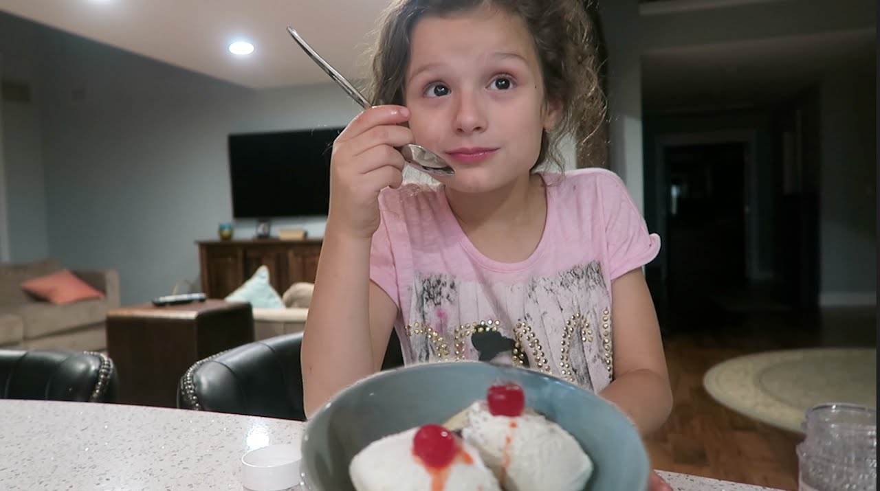 Splitting a Banana (WK 284.3) | Bratayley