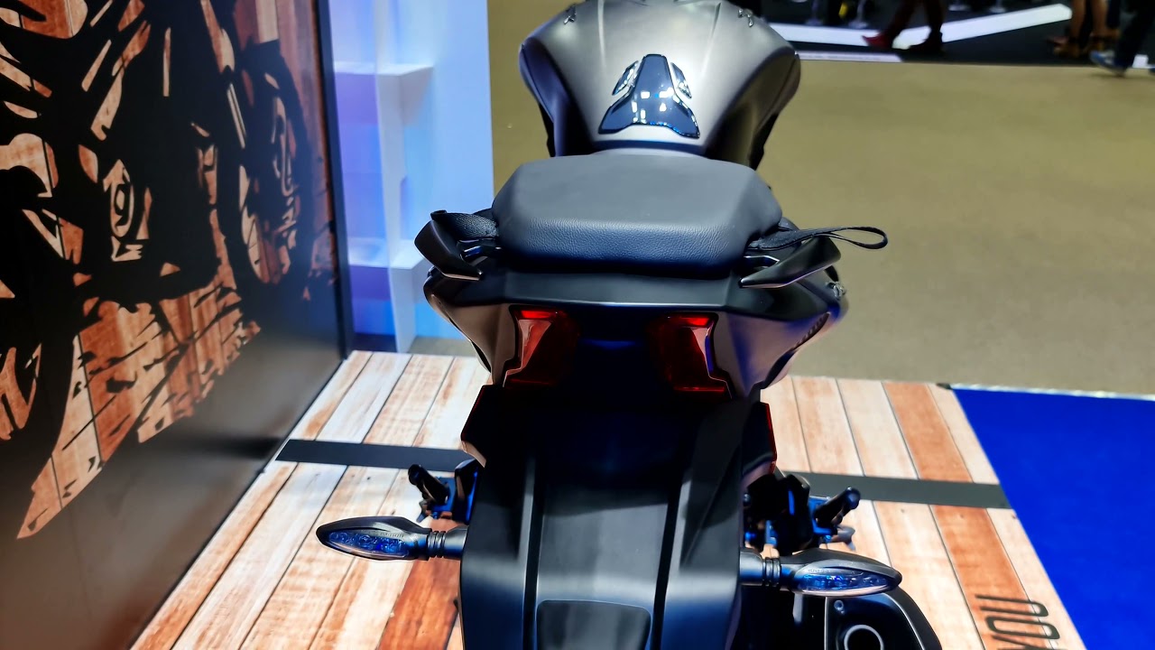BAJAJ DOMINAR D250