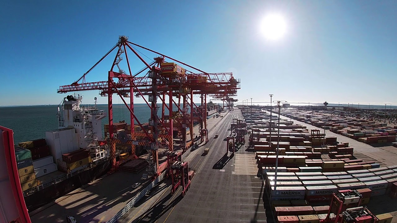 Patrick Terminals - Brisbane Autostrad Crane Timelapse