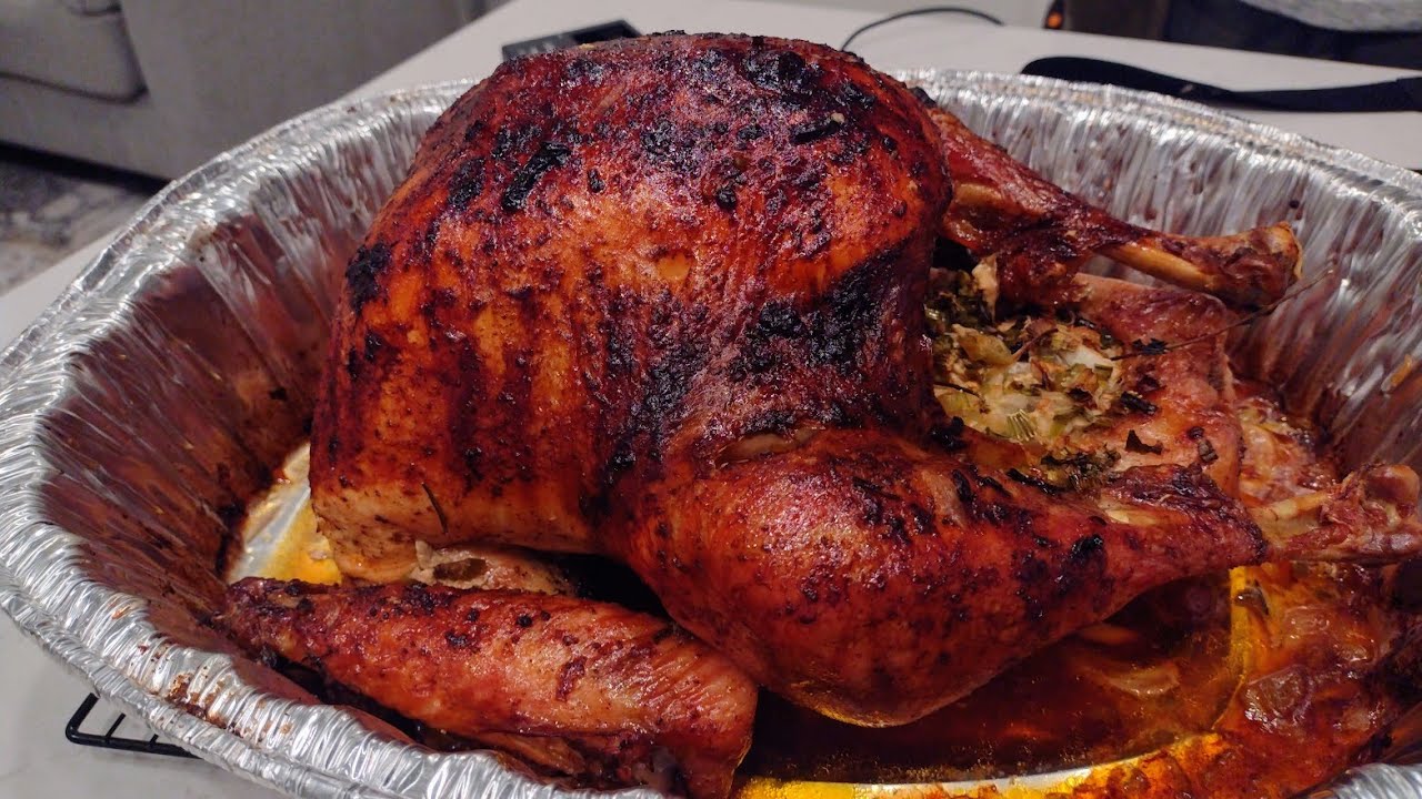Easy Thanksgiving Turkey Recipe |Cajun Flavor Juicy & Tender | Hubby & I Cook Turkey |GOBBLE GOBBLE🦃