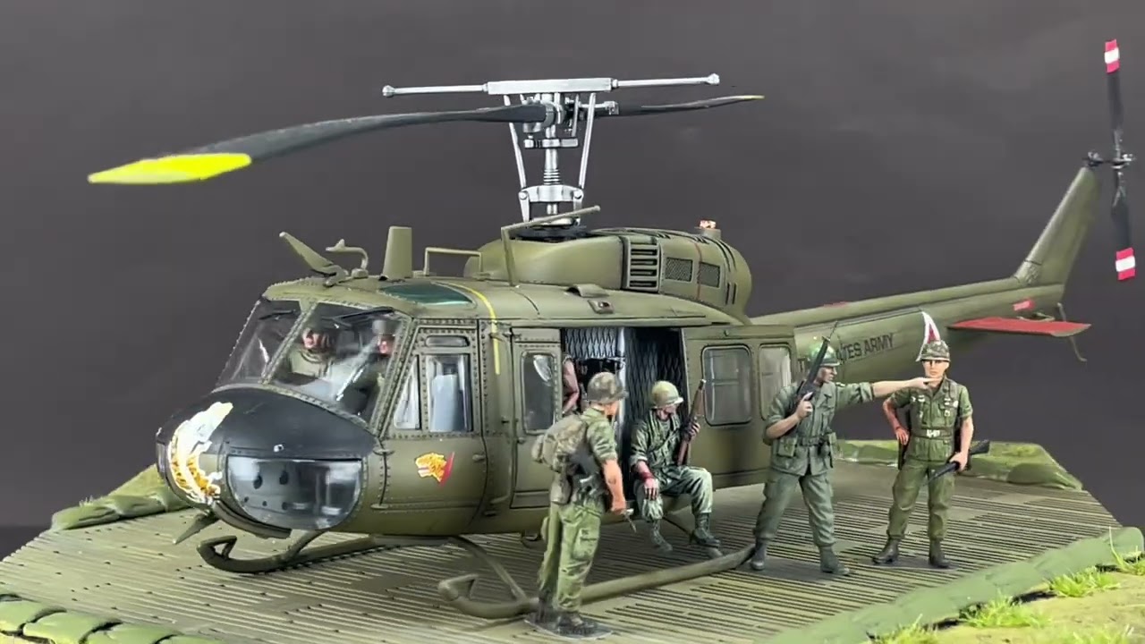 1/35 Vietnam war UH-1D Huey diorama base setup