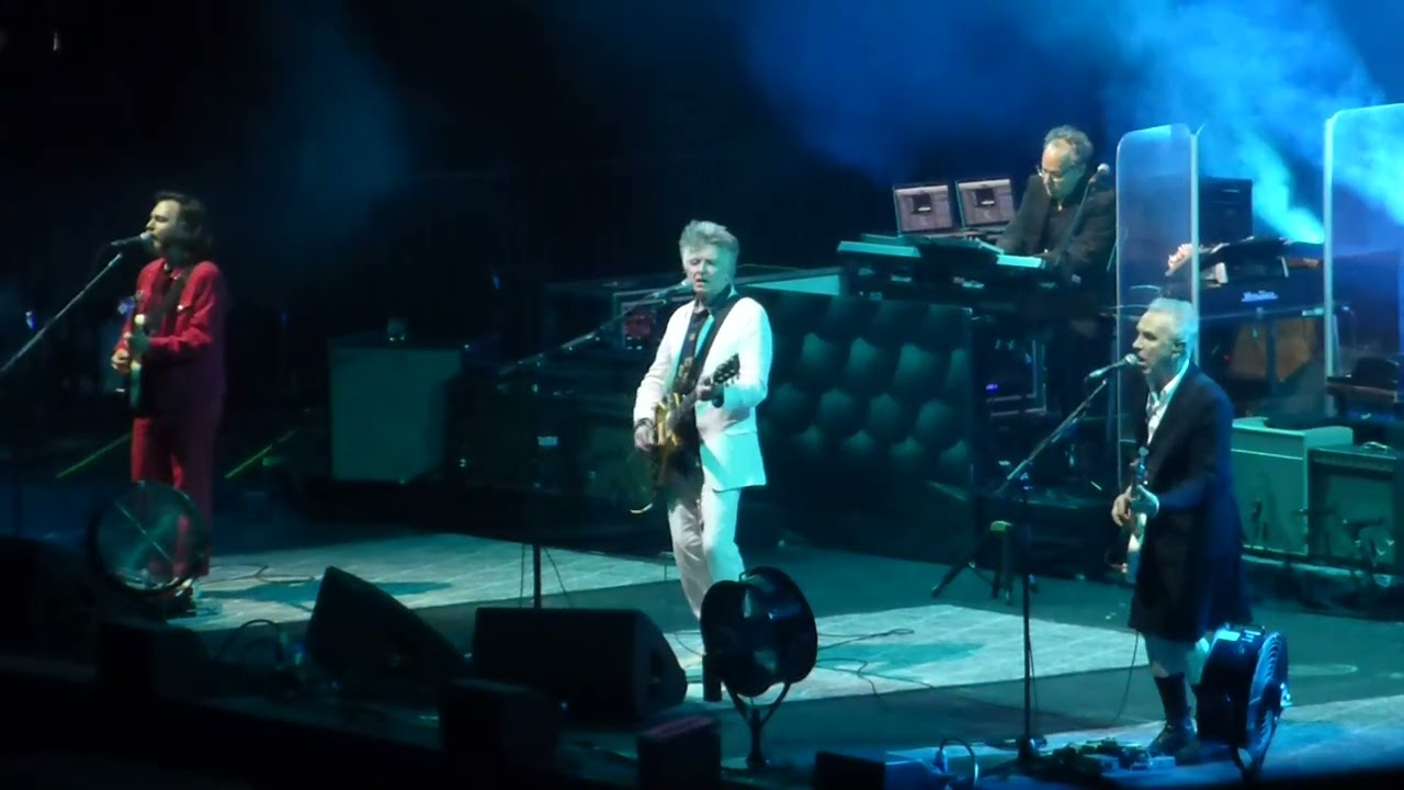 Crowded House: live in Glasgow 2022