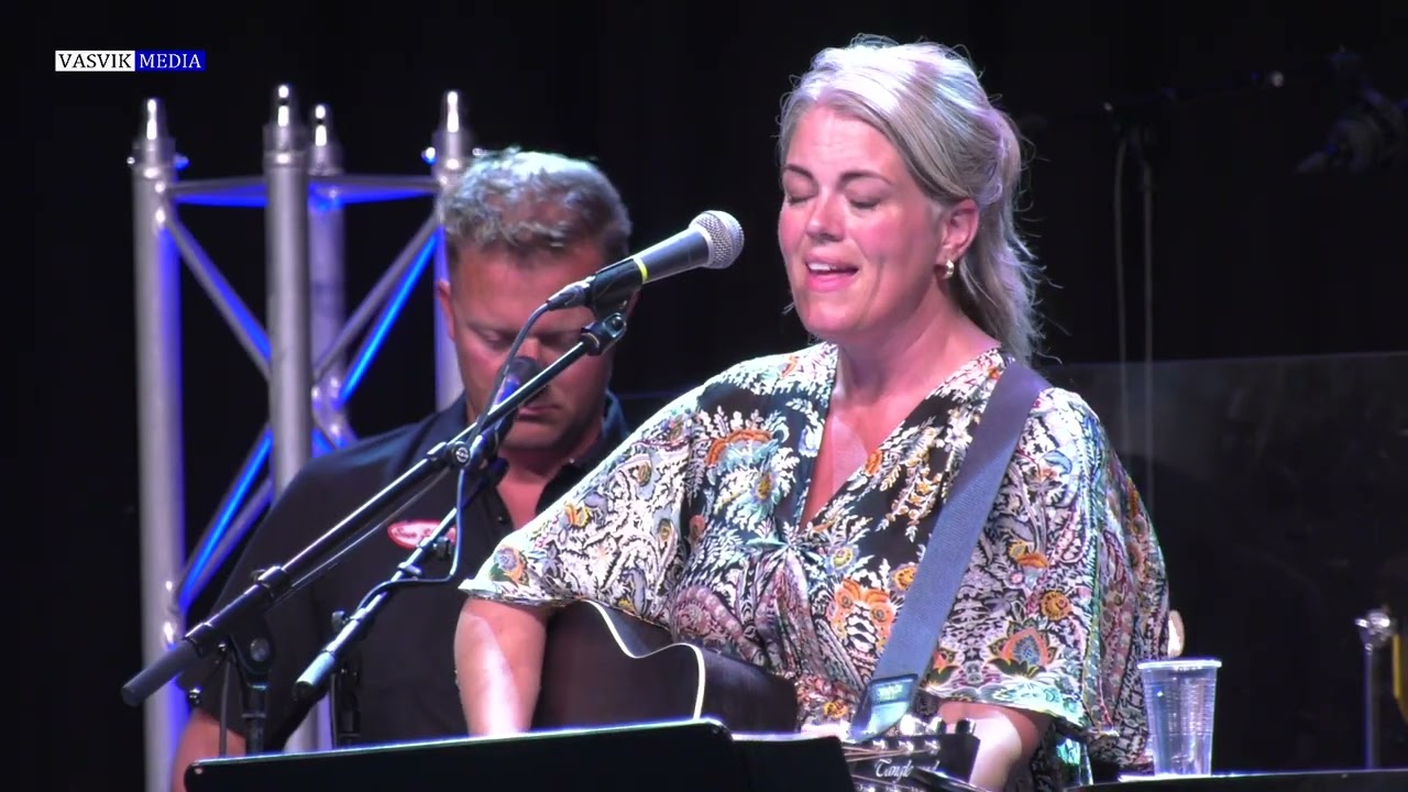 (6714) Anita Kristensen m/band: Kom til Golgata du trette sjel