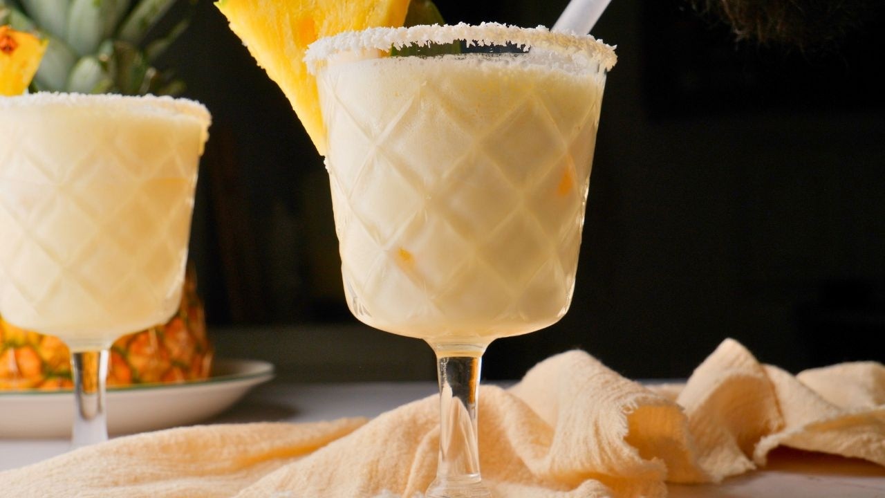 Virgin Pi&ntilde;a Colada | A Refreshing Summer Special Drink