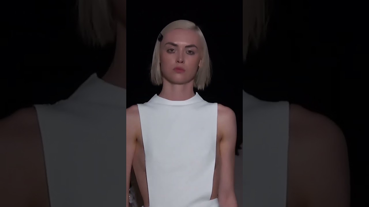 El desfile de Pronovias 2025: el desfile m&aacute;s esperado de Barcelona Bridal Fashion Week
