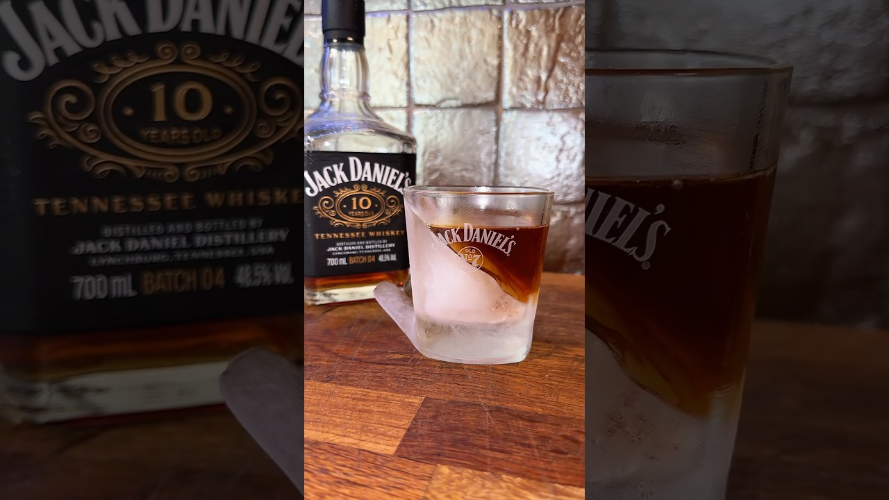 Whisky Ice Wedge 🥃🧊 #icewedge #icewedgewhiskey #jackdaniels10years