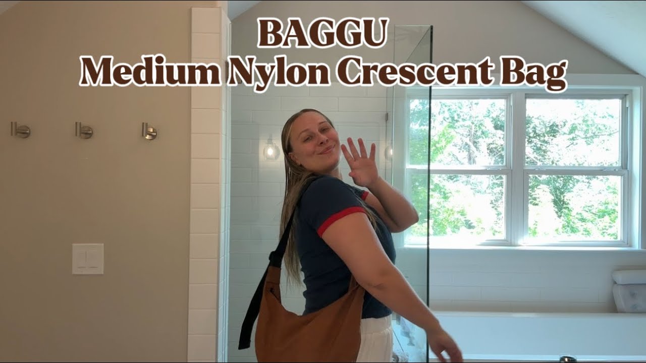 BAGGU Medium Nylon Crescent Bag! Best bag ever!