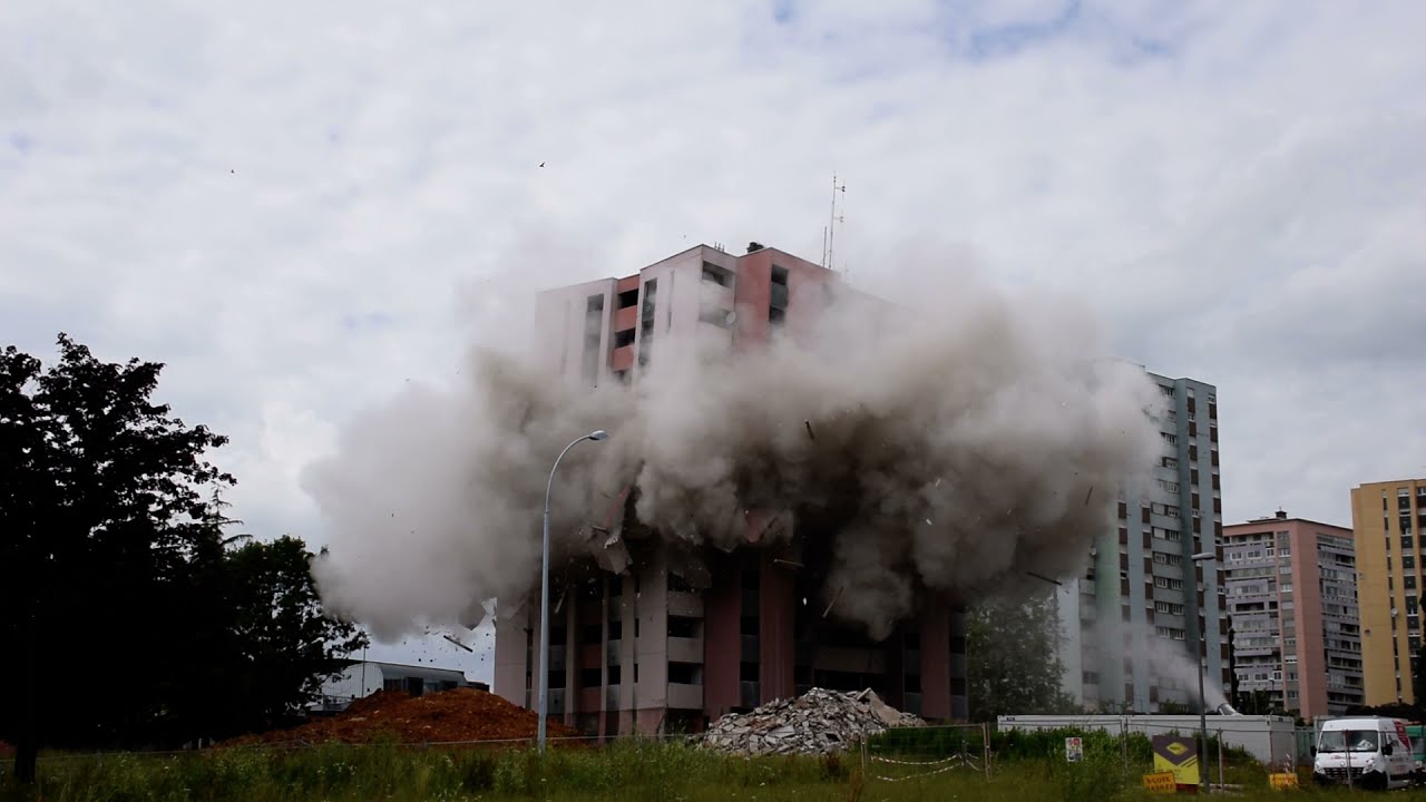 Démolition par vérinage d'une tour R+15 à Belfort - Premys Deconstruction Agence Ferrari.