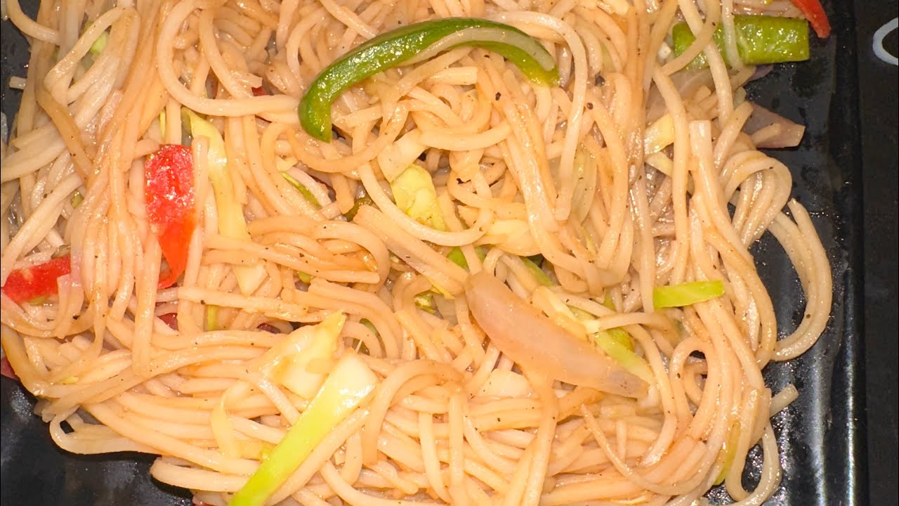 Deepika Cooking is liveइतनी टेस्टी नूडल्स बन जाएँगी, सोचा ही नहीं था 😍