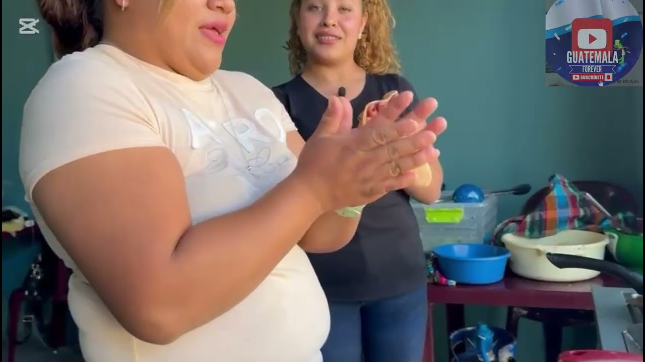 Preparando unas deliciosas empanadas Caseras Chapinas.