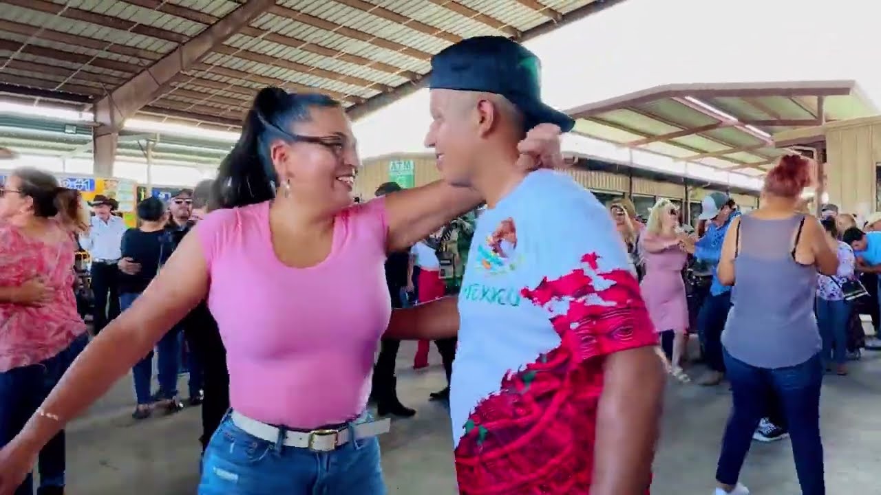 Baile en la pulga de Álamo Texas con Anita y Chuyito 956