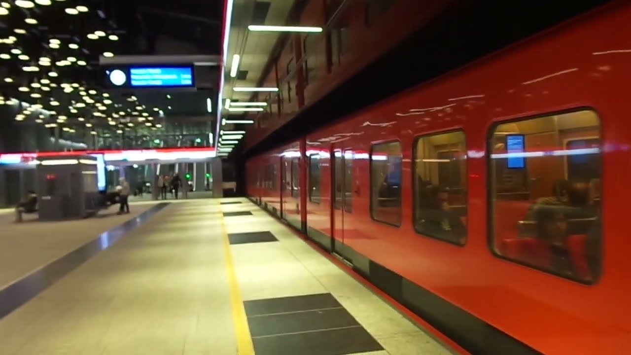 Metro: Keilaniemi to Lauttasaari of Helsinki 9-*: Valmet M100 #160 on line to Vuosaari (27.09.19)