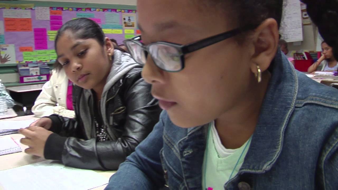 Teacher uses questioning techniques to engage students - Example 2